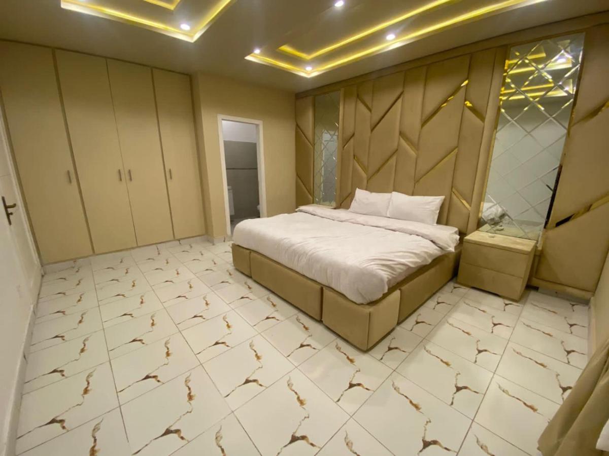 Luxe Suites Bahria Town Lahore Exterior foto