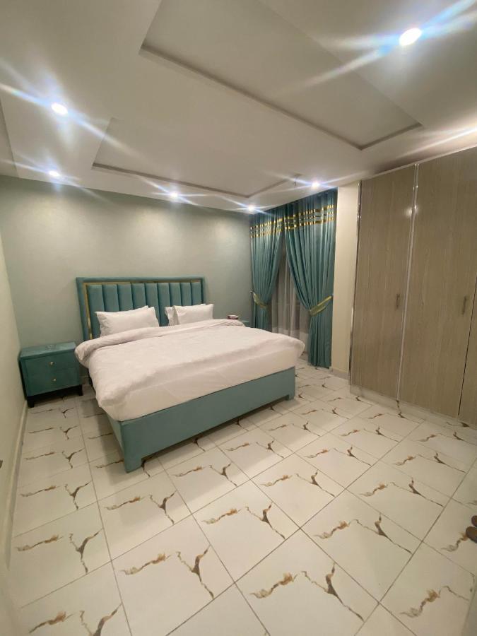 Luxe Suites Bahria Town Lahore Exterior foto